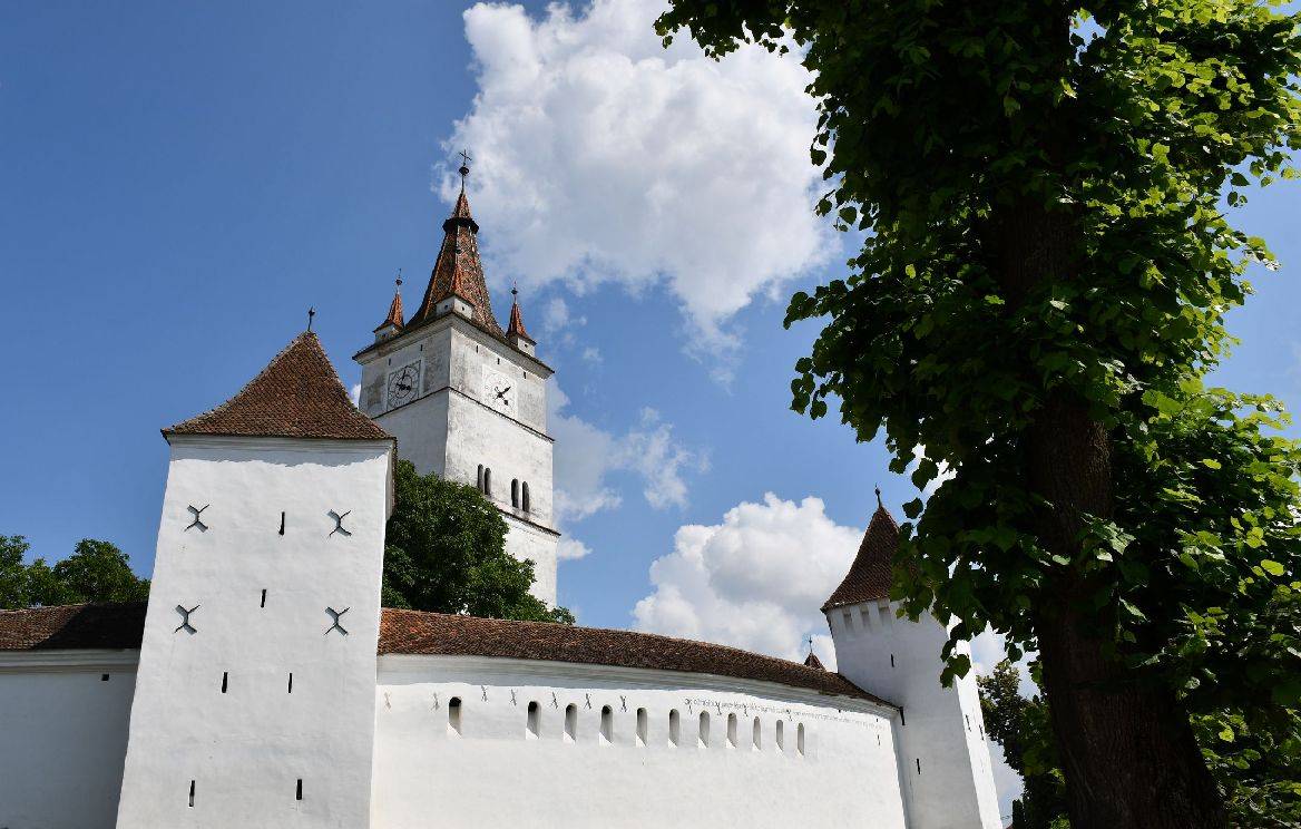 3-Kirchenburg-von-Honigberg