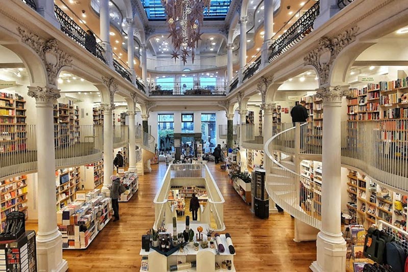 Buchhandlung-Carturesti-Carusel