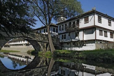 Bulgarien-Rundreise-2026-Bukarest-12-370x247