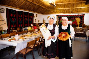 Kulturelle-Rundreise-1-370x247