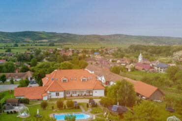 Siebenbuergen-Kirchenburgen-15-370x247